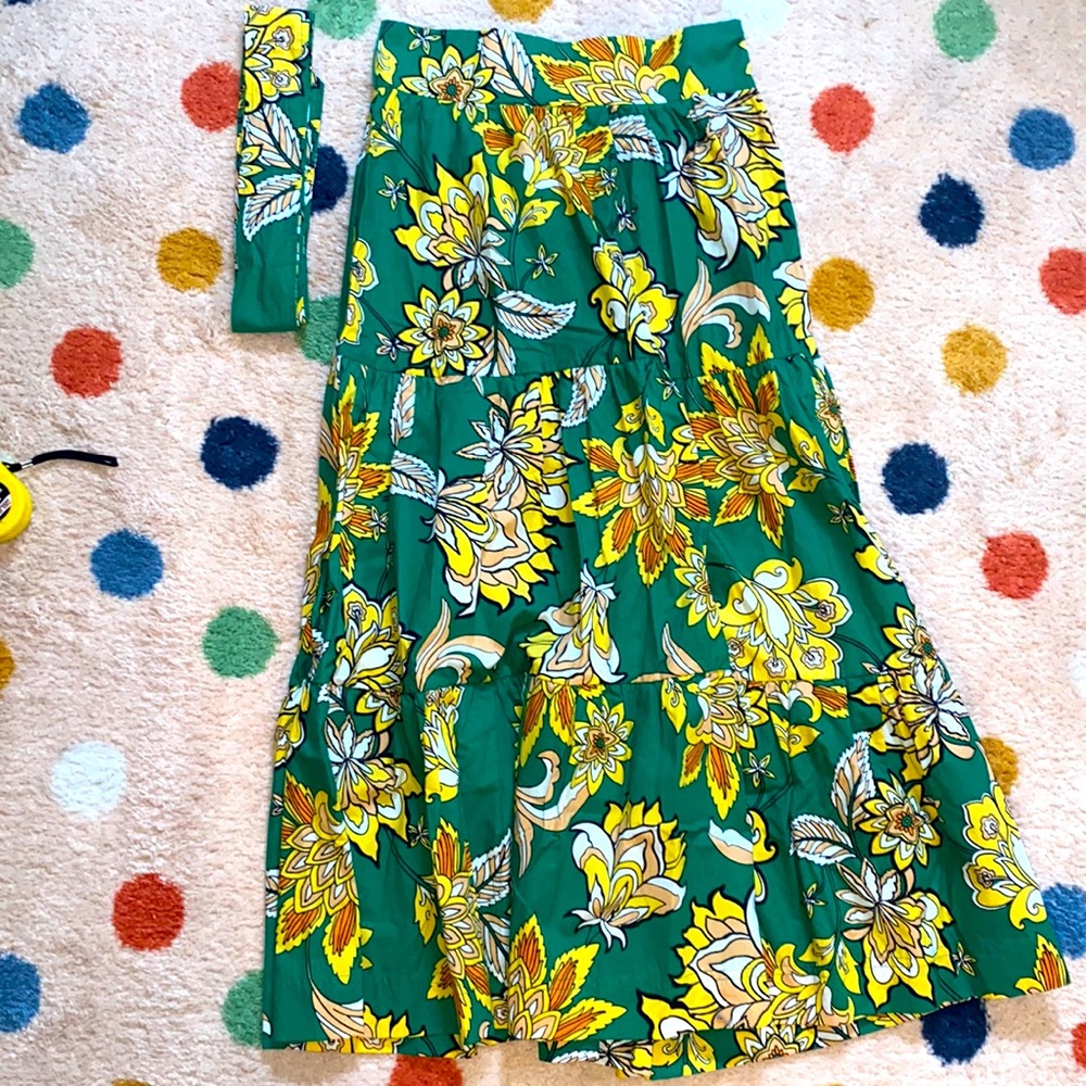 High waisted skirt